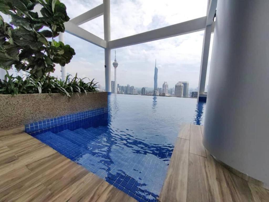 Pangsapuri Skyline Infinity Pool- Klcc Studio-best For Couples And Travellers Kuala Lumpur