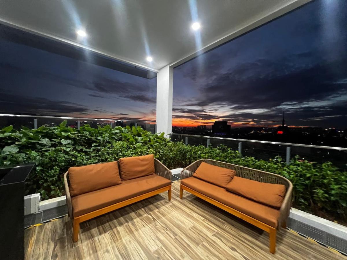Skyline Infinity Pool- Klcc Studio-best For Couples And Travellers Pangsapuri