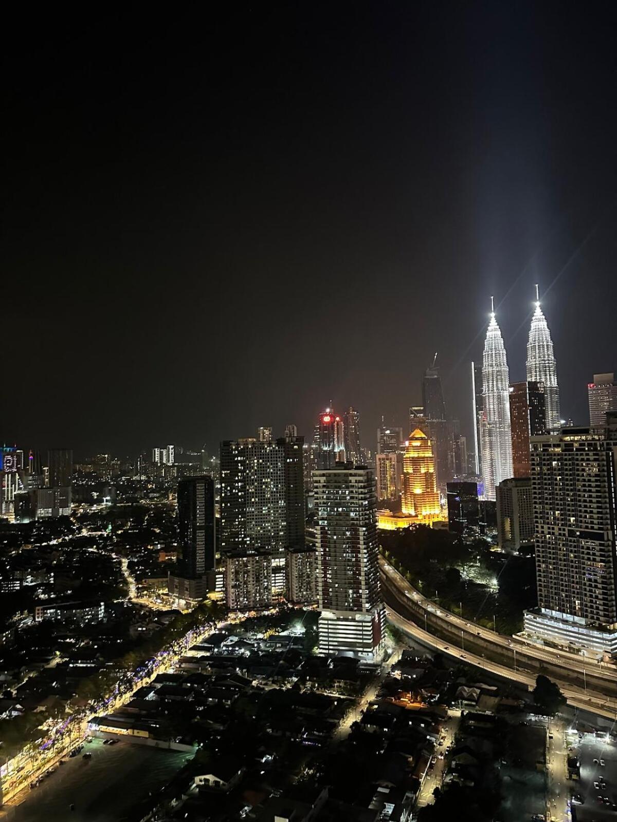 Pangsapuri Skyline Infinity Pool- Klcc Studio-best For Couples And Travellers Kuala Lumpur