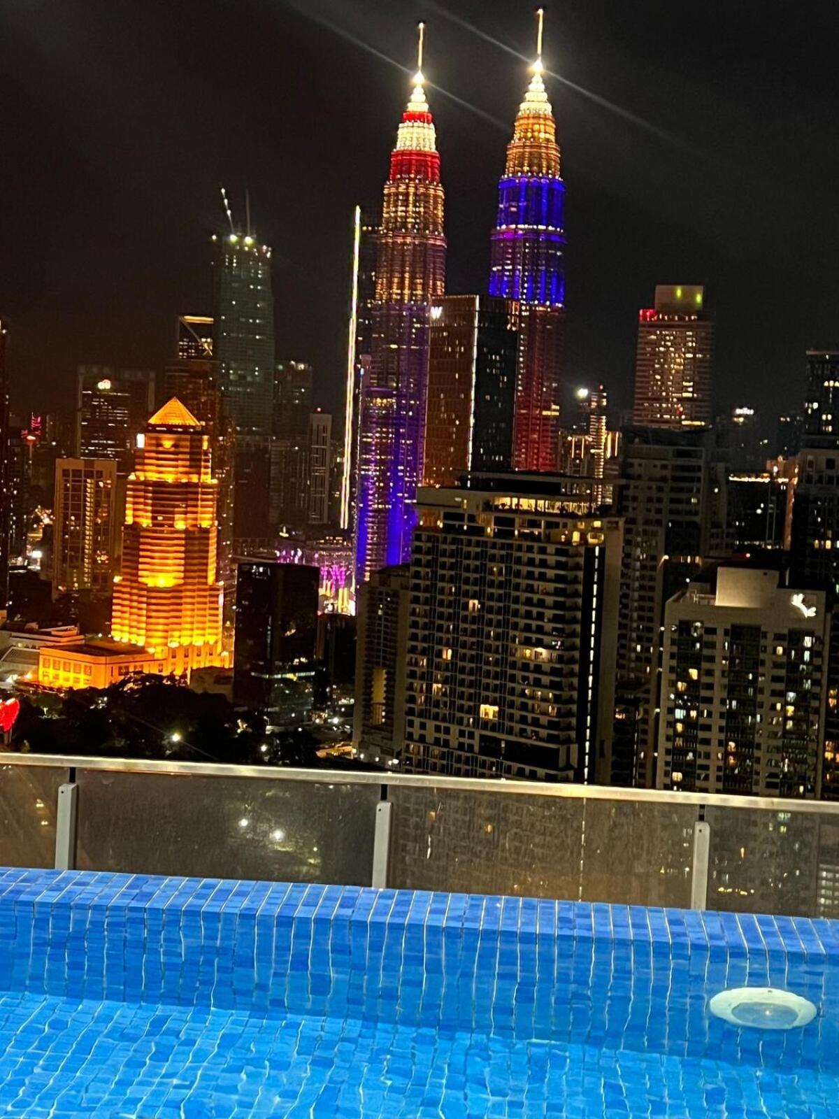 Skyline Infinity Pool- Klcc Studio-best For Couples And Travellers Pangsapuri