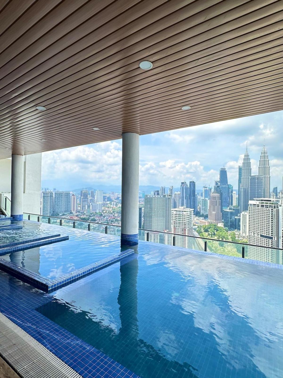 Skyline Infinity Pool- Klcc Studio-best For Couples And Travellers * Kuala Lumpur